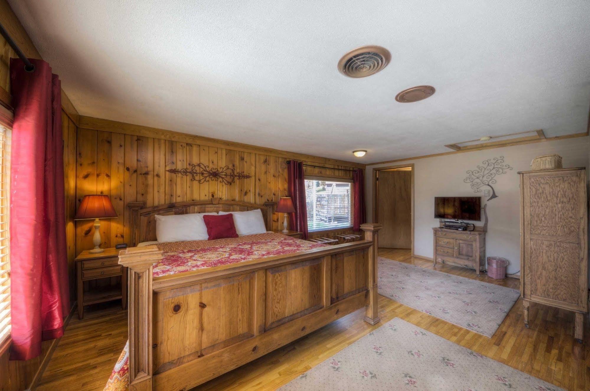 Black Forest Inn Bed & Breakfast Rapid City Esterno foto